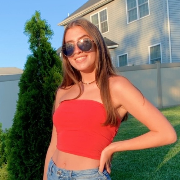 Meet your Posher, Rebecca - Picture 1 of 1